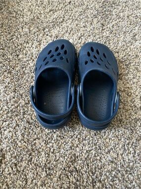 Crocs - Kids Navy Blue Slip-On Clog Shoes - Size 6/7